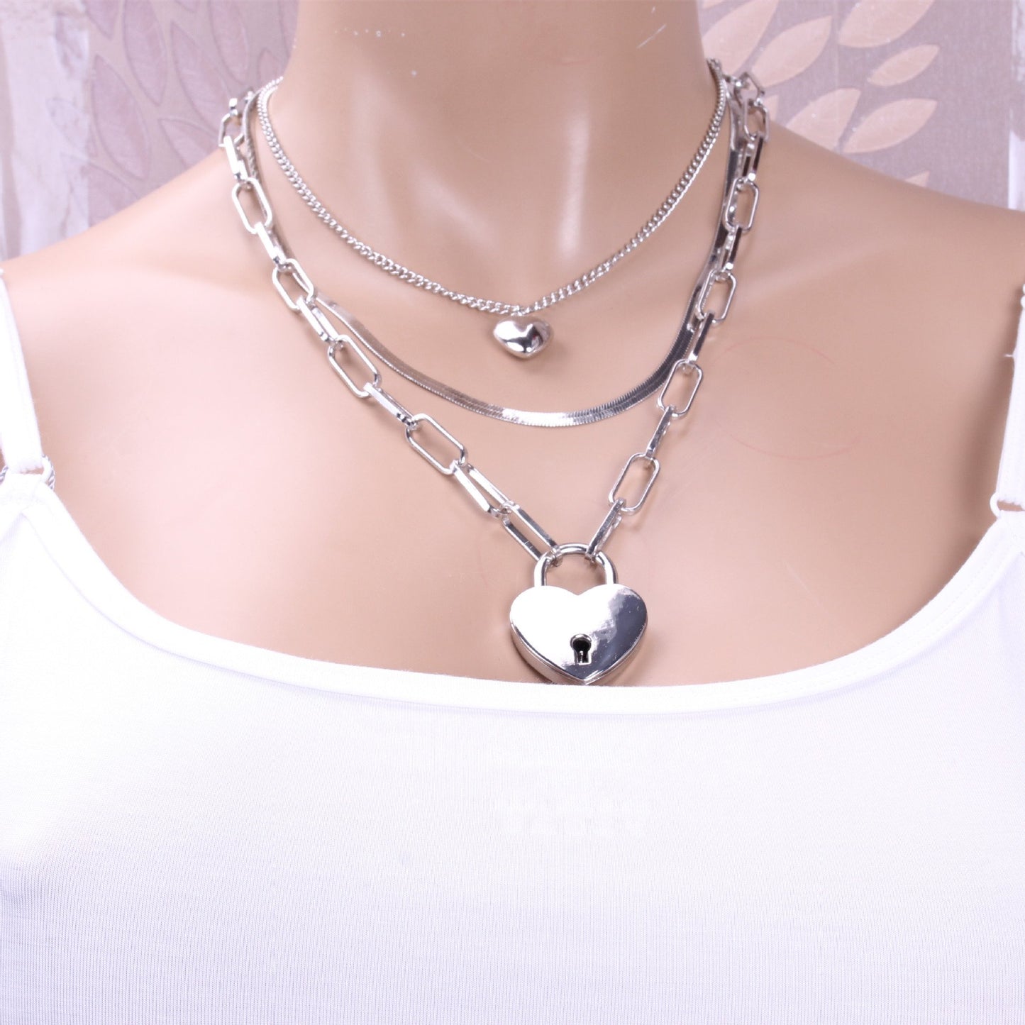Jewelry simple ins net red same style buckle chain necklace female fresh love pendant lock necklace