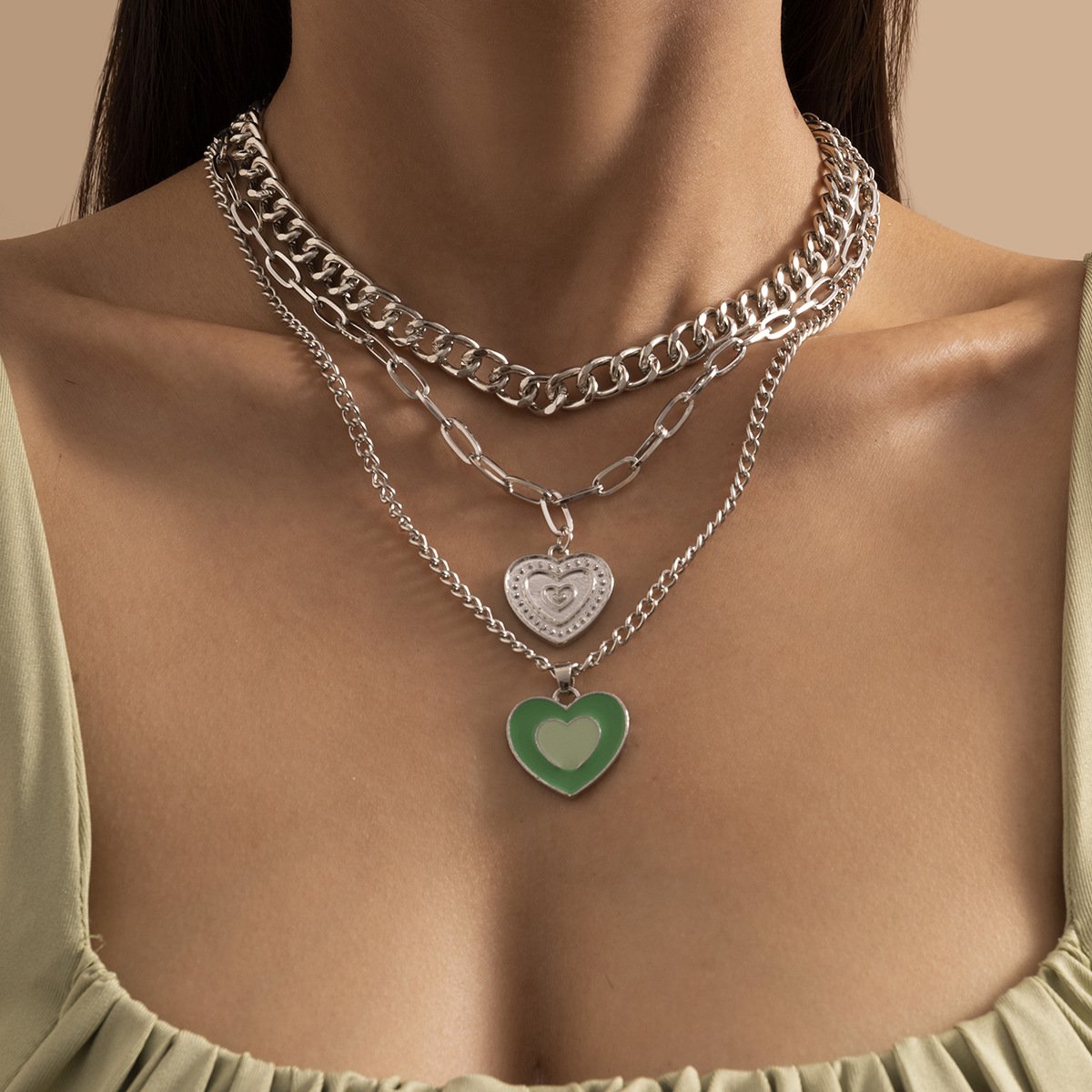 Retro Simple Metal Drop Nectarine Heart Necklace Female Hip Hop Geometric Chain Heart Shaped Necklace