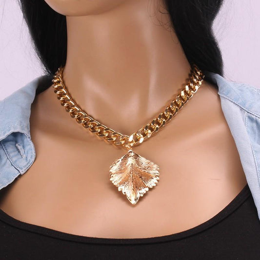 Jewelry Personality Fashion Exaggerated Big Leaf Pendant Necklace Female Simple Single Layer Geometric Necklace