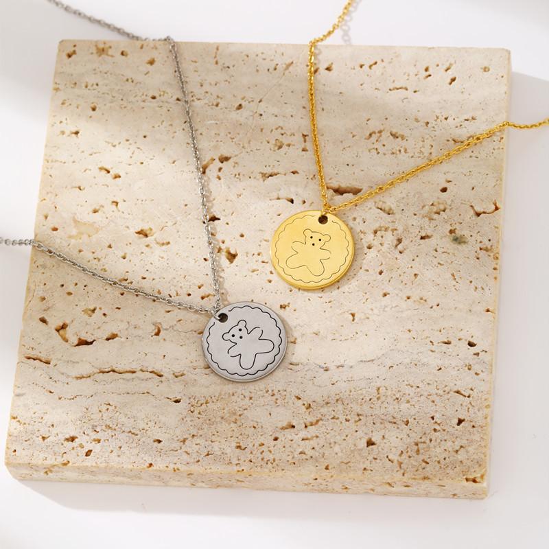 Earth Cool Bear Round Necklace Men and Women Couples Cute Hip Hop Pendant Personality Fashion Clavicle Chain Titanium Steel