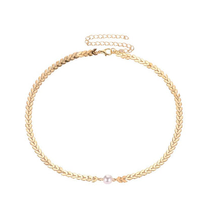 Temperament Fashion Fishbone Chain Sequin Short Necklace Female Fashion Pearl Chain Clavicle Chain