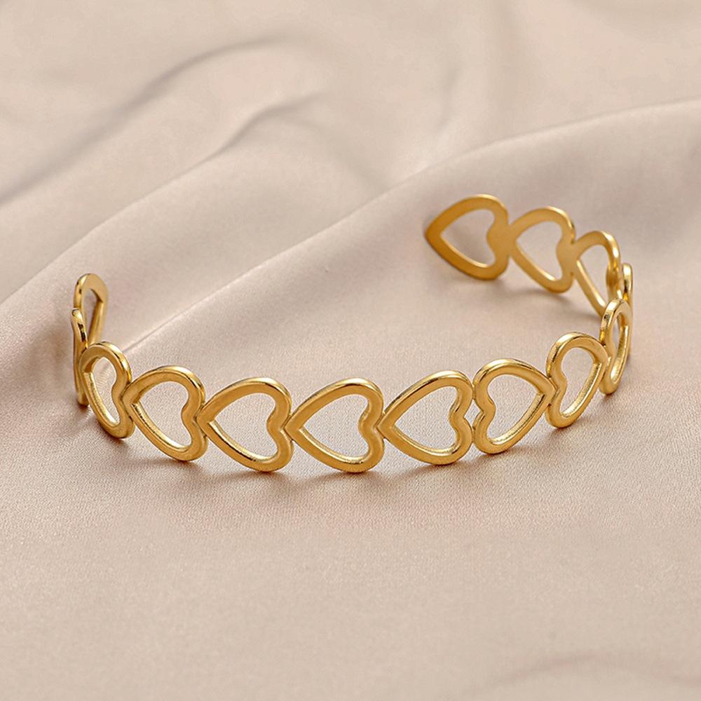 Trendy personality stainless steel hollow heart open bracelet fashion creative simple C-shaped cute bracelet