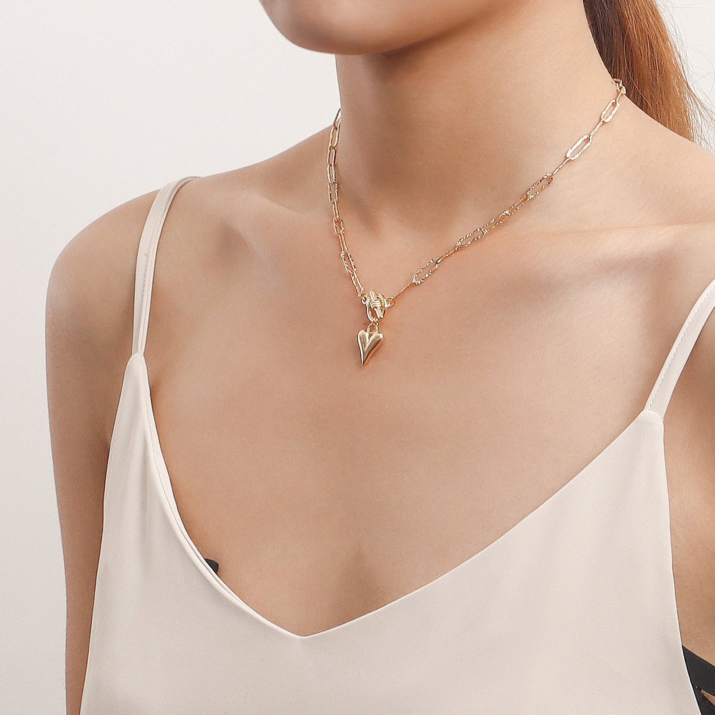 Jewelry simple single-layer back-shaped chain love pendant necklace female all-match necklace female niche design