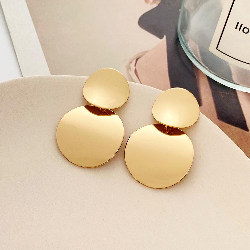 Retro round metal earrings ins three-dimensional glossy earrings fashion versatile fashionable earrings ear accessories