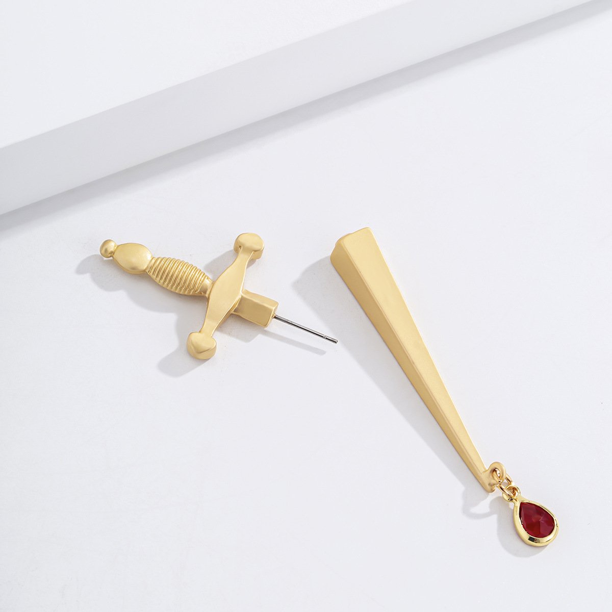 Jewelry Retro Fashion Street Shooting Single Earring Personality Sword-shaped Blood Drop Gemstone Pendant Earrings Female