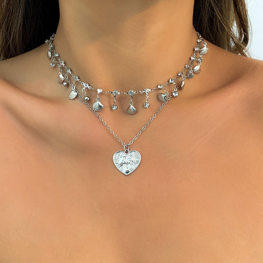 Fashion Retro Portrait Peach Heart Tag Clavicle Necklace Women's Versatile Shell Rhinestone Chain Necklace