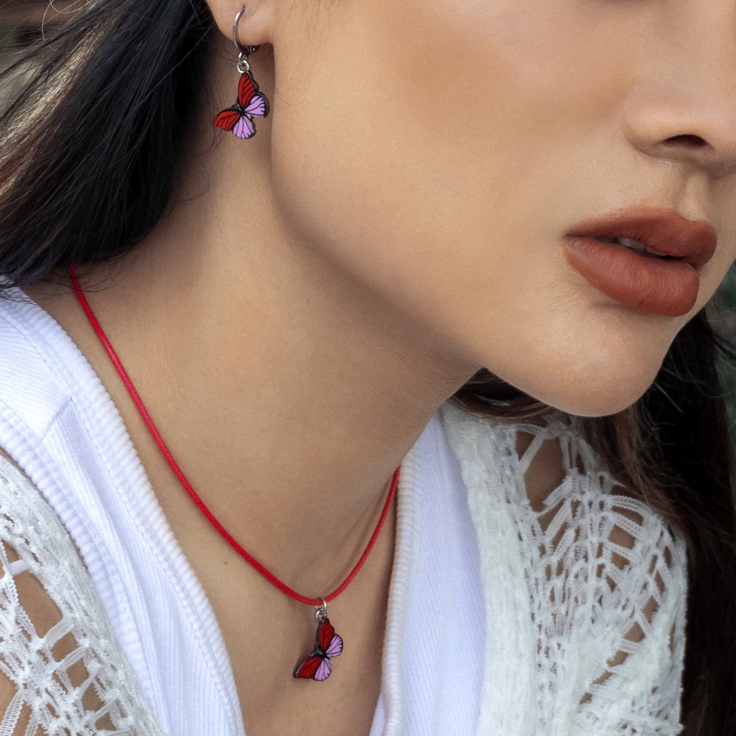 Jewelry simple dripping oil small butterfly pendant necklace female color pastoral pendant wax thread necklace