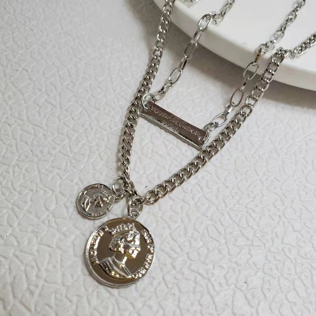 Portrait double-layer necklace indifferent double-layer geometric alloy necklace female ins hip-hop niche clavicle chain female