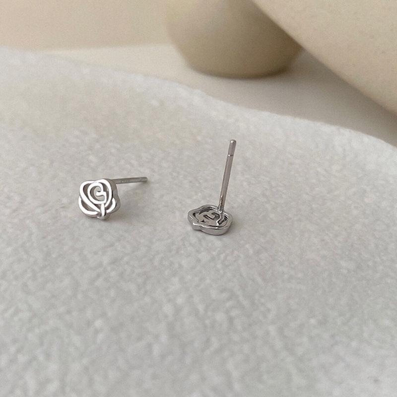 Hollow flower earrings women indifferent niche design metal flower earrings fashion earrings