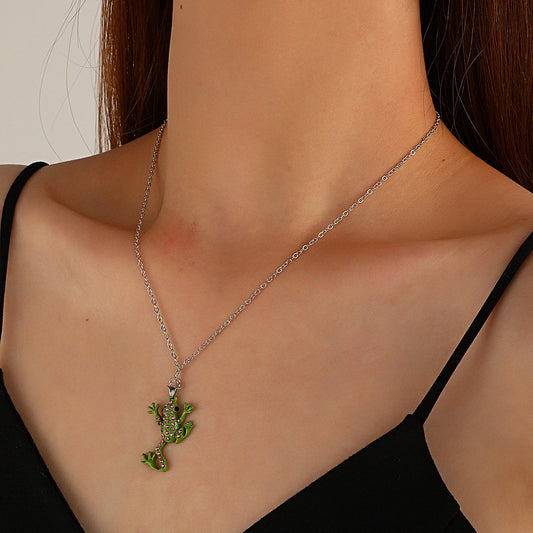 Ins cute diamond-encrusted frog pendant necklace fashion sweet small fresh cartoon animal long collarbone chain