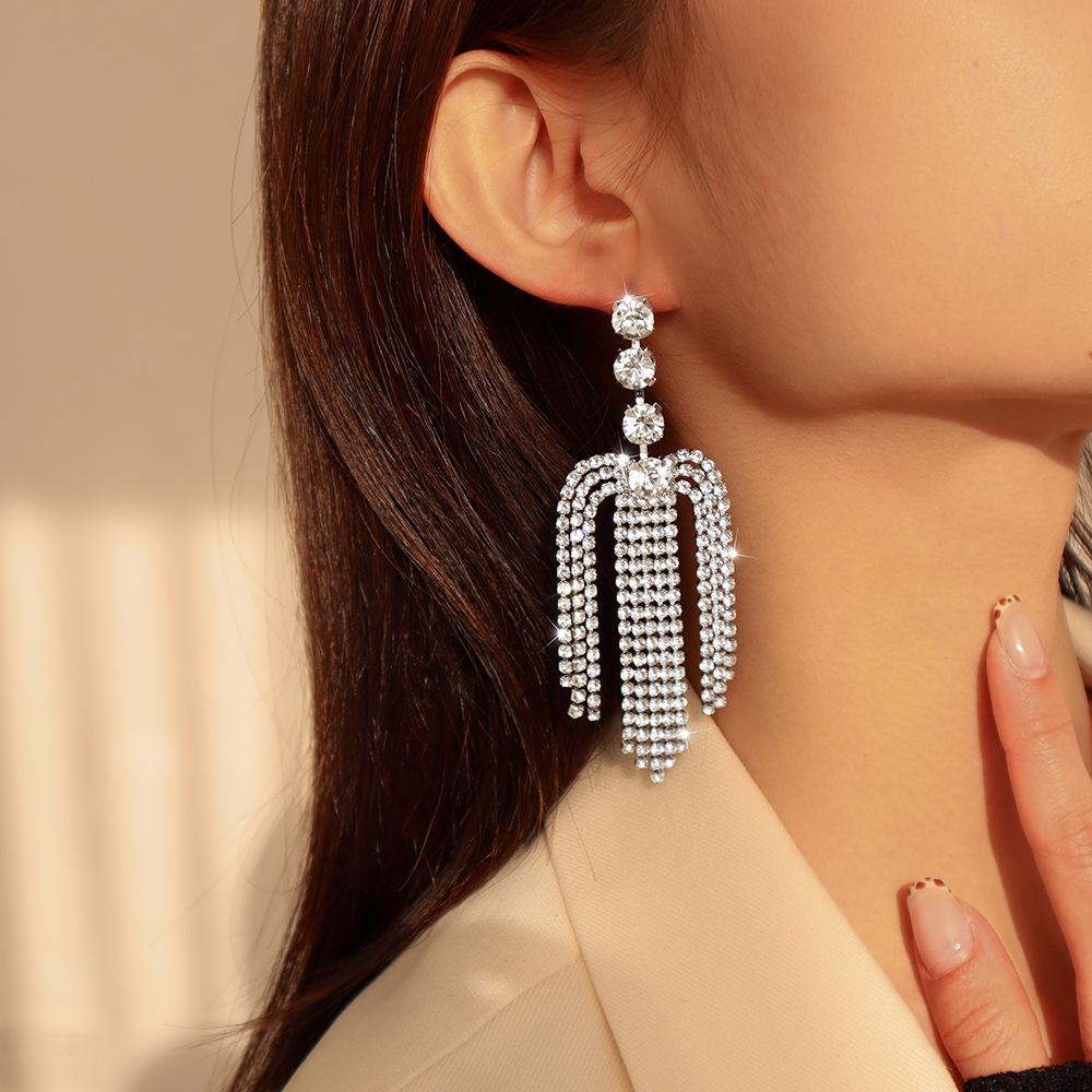 E1277 Jewelry Night Super Flash Rhinestone Earrings Exaggerated Geometric U-shaped Ladies Long Earrings