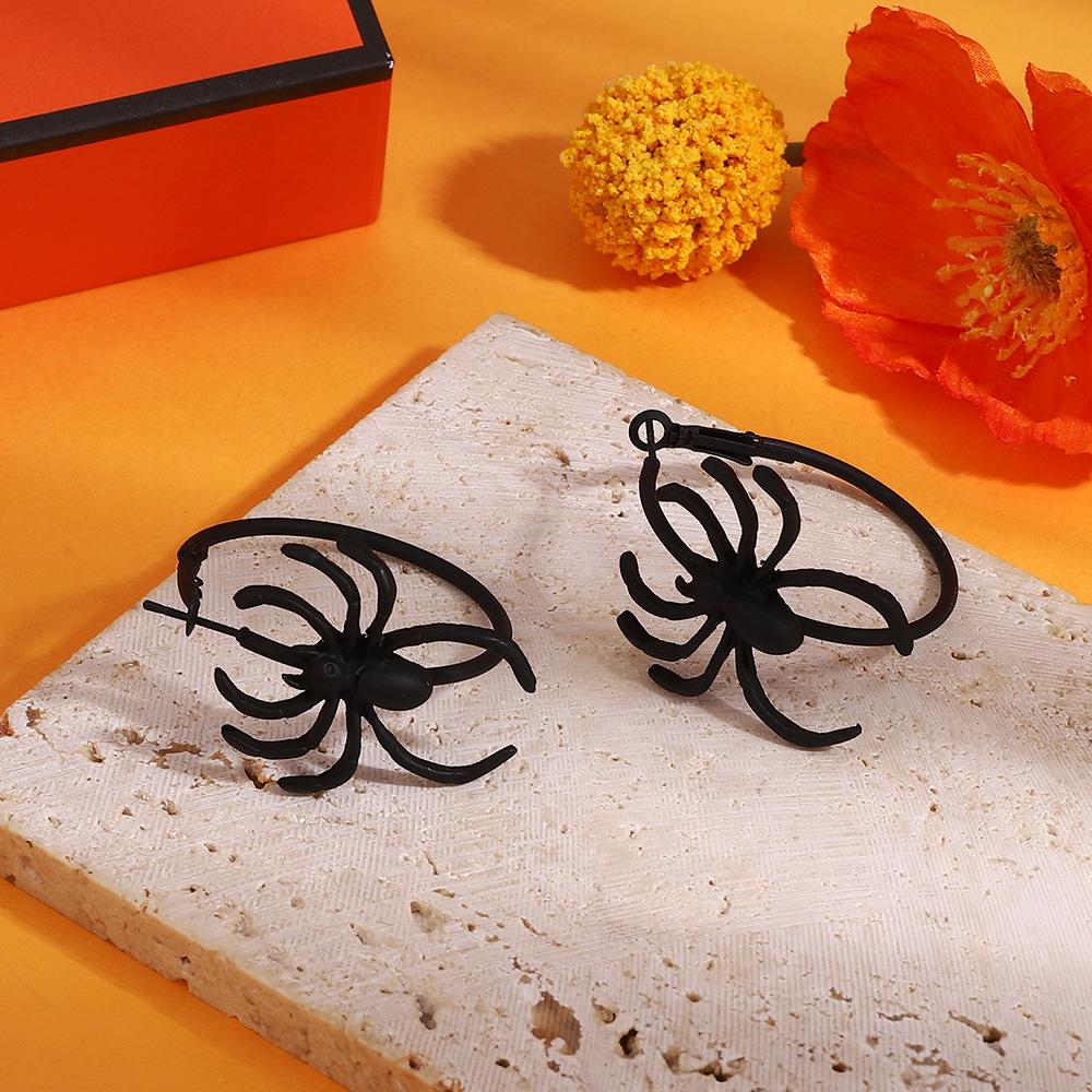Ins exaggerated big spider earrings retro fashion dark funny metal spider earrings Halloween earrings