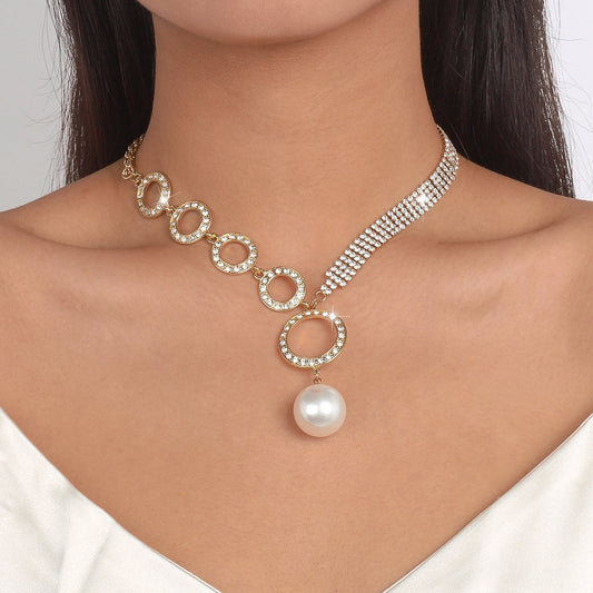 N1597 Light luxury niche fashion collarbone necklace imitation pearl circle claw chain full of diamond personality necklace