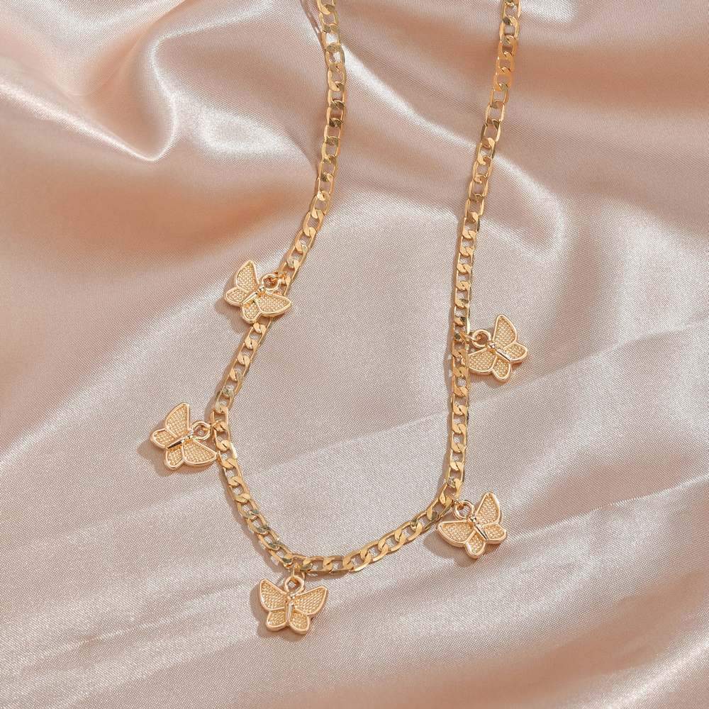 Ins Fashion Retro Gold Butterfly Pendant Necklace Popular Short Necklace Clavicle Chain