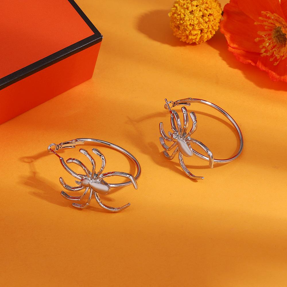 Ins exaggerated big spider earrings retro fashion dark funny metal spider earrings Halloween earrings