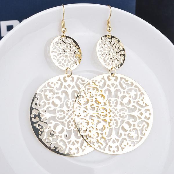 Fashion Retro Personality Size Circle Hollow Ladies Flower Earrings Yuying Electronic Commerce Co., Ltd.