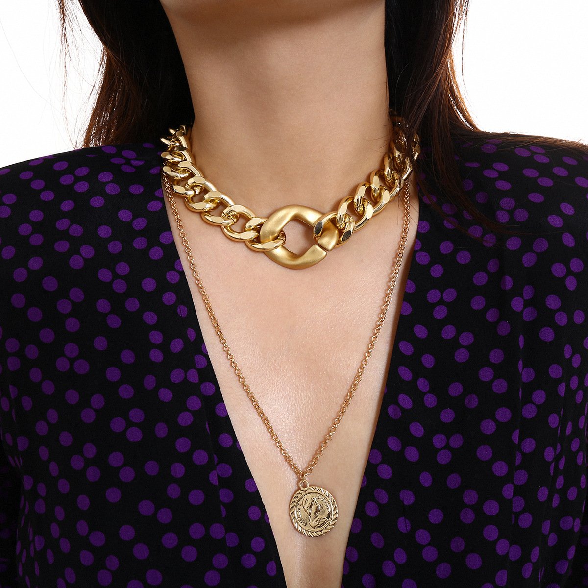 Jewelry Exaggerated Metal Short Twist Necklace Punk Thick Chain Embossed Portrait Tag Necklace