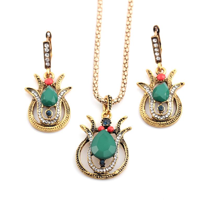 Fashion Vintage Alloy Diamond Necklace Drop Shaped Gemstone Earrings Three-Piece Set Jewelry