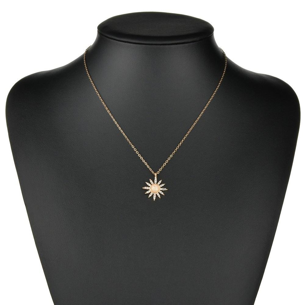 Rhinestone Sunflower Necklace Simple Alloy Pendant Necklace Accessories