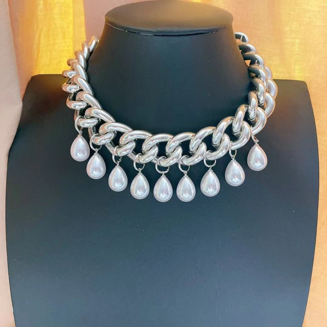 Chain Creative Jewelry Personality Exaggerated Trendy Female Aluminum Chain Clavicle Necklace Retro Imitation Pearl Pendant Item