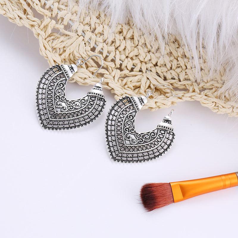 Hollow bohemian ethnic carved earrings retro ins peach heart love geometric semicircle earrings