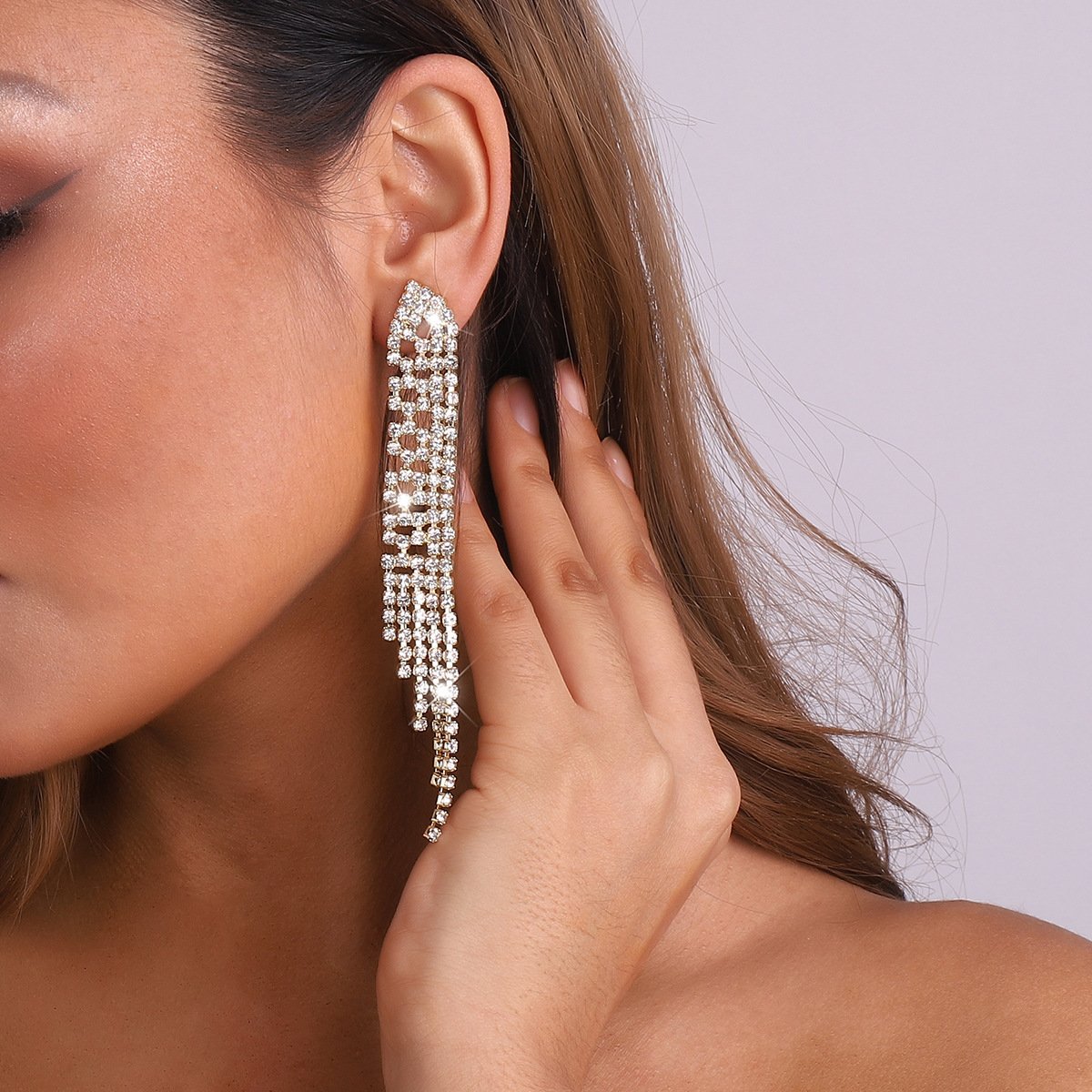 E1478 Fashion Modern Sexy Geometric Earrings Rhinestone Shining Tassel Earrings Light Luxury Dinner Earrings