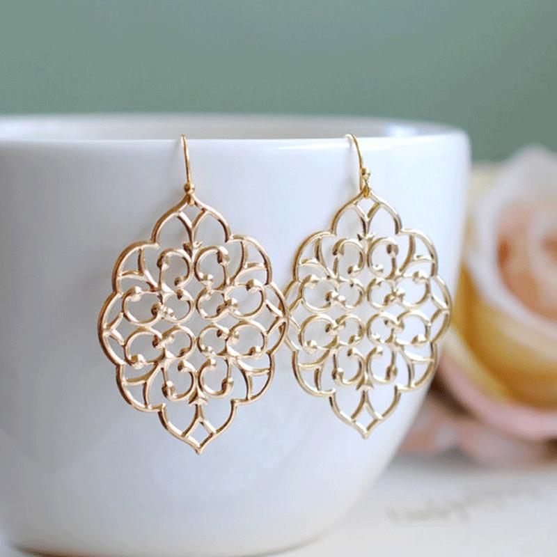 Hollow simple fashion exaggerated big earrings geometric oval lace geometric earrings