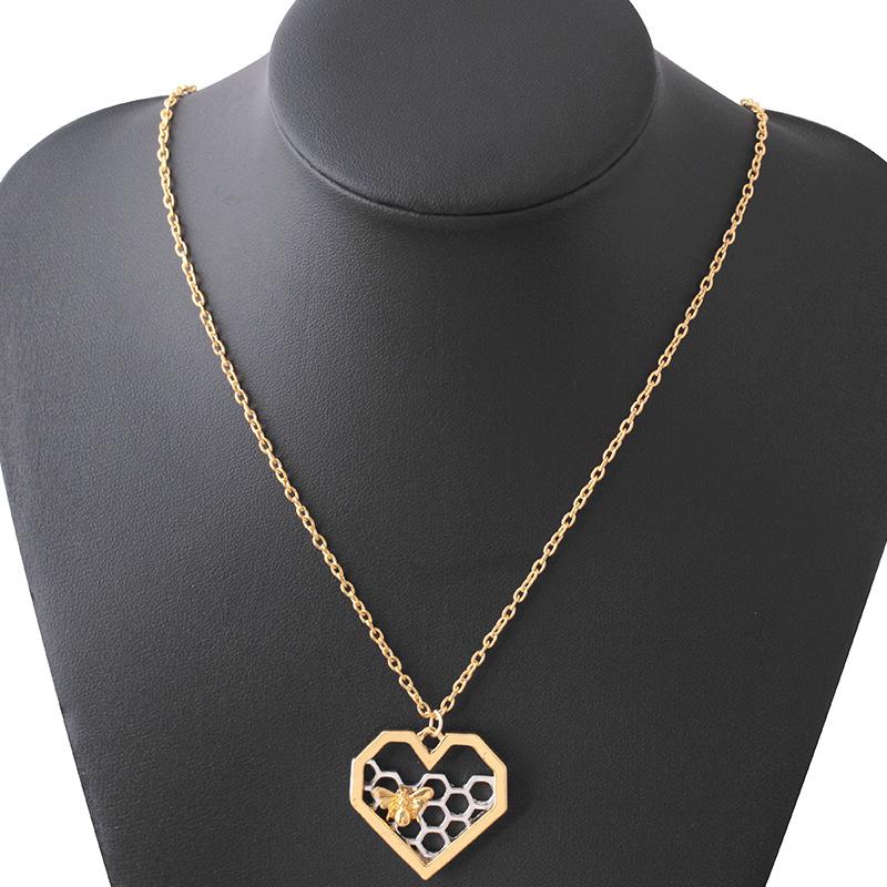 Fashion Jewelry Love Cute Honeycomb Bee Pendant Necklace Personality Insect Peach Heart Shaped Sweater Chain Batch
