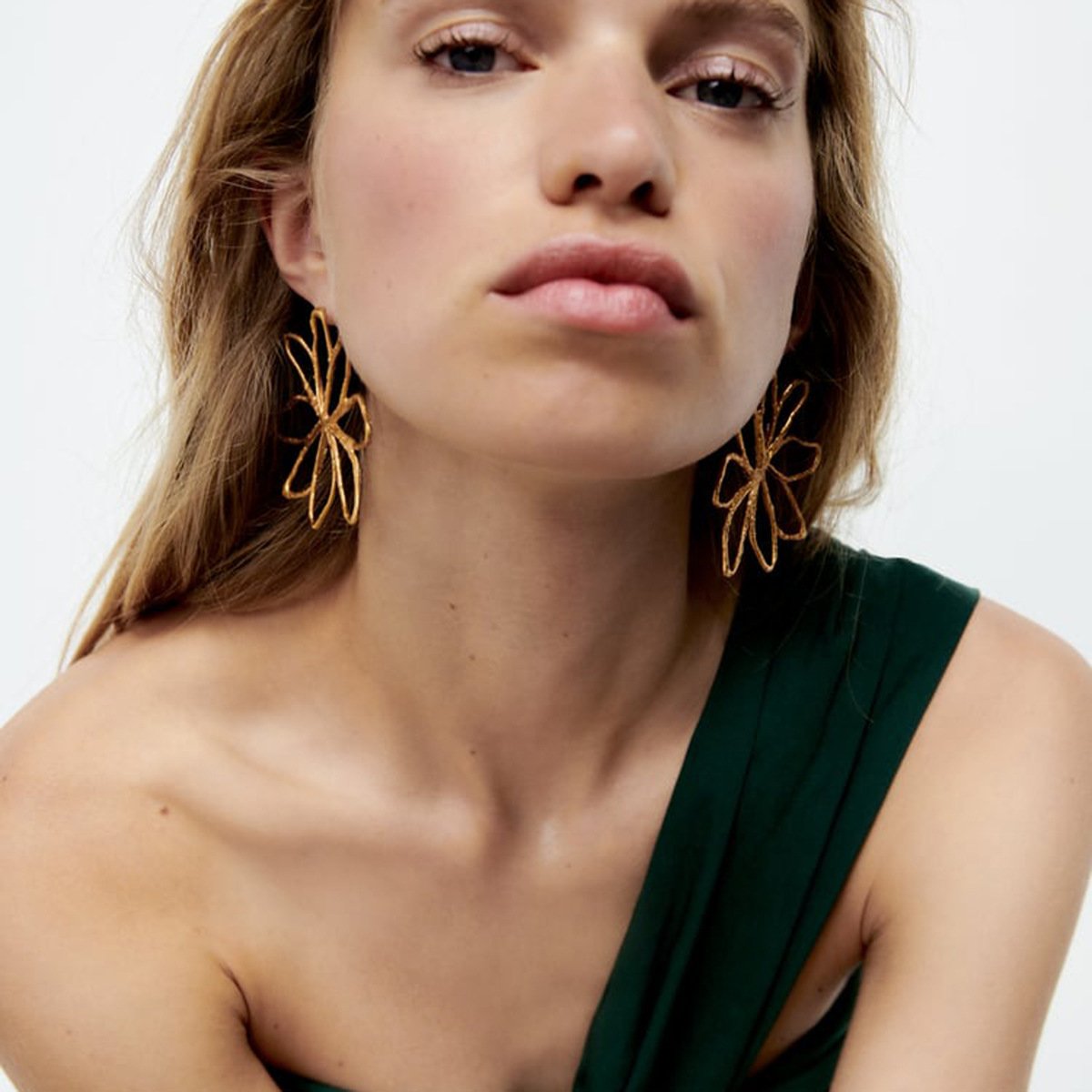 E1889 Jewelry Hollow Geometric Flower Earrings Metal Fashion Irregular Exaggerated Earrings