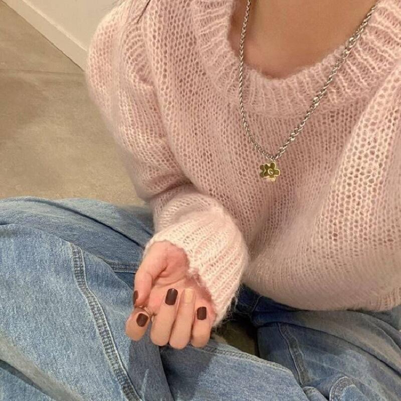 Simple color contrast flower necklace female niche design ins hip hop sweater clavicle chain trendy sweater chain