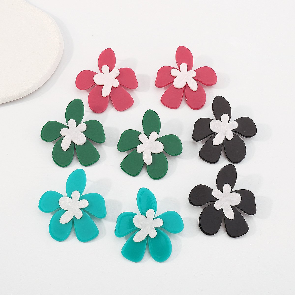 1661 Small Fresh Flower Stud Earrings Acrylic Plate Fashion Contrasting Color Earrings Casual Holiday Earrings