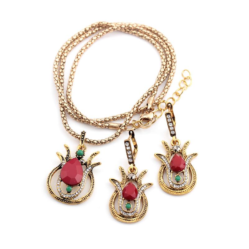 Fashion Vintage Alloy Diamond Necklace Drop Shaped Gemstone Earrings Three-Piece Set Jewelry