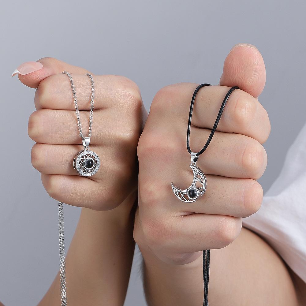 Sun and moon couple projection necklace men and women a pair of ins fashion 1 language magnetic pendant clavicle chain