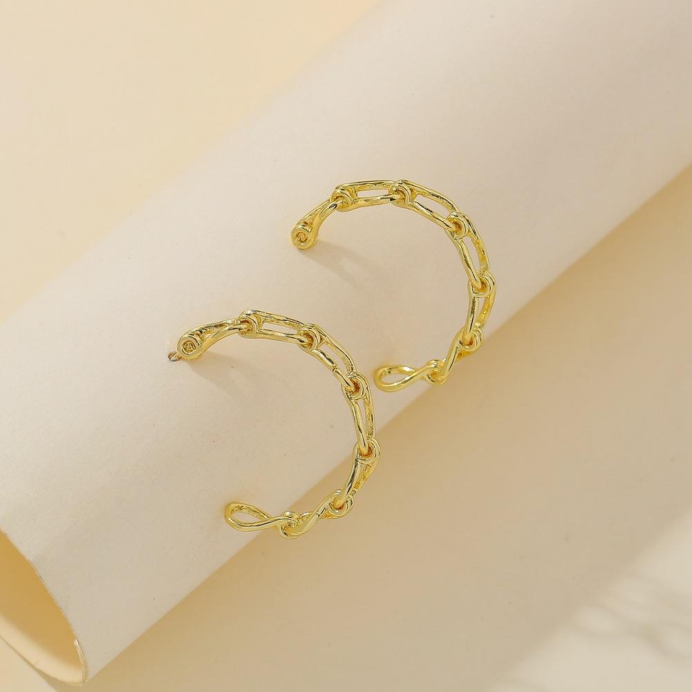 Minimalist metal C-shaped hollow chain earrings ins fashion letter C versatile trendy earrings for women