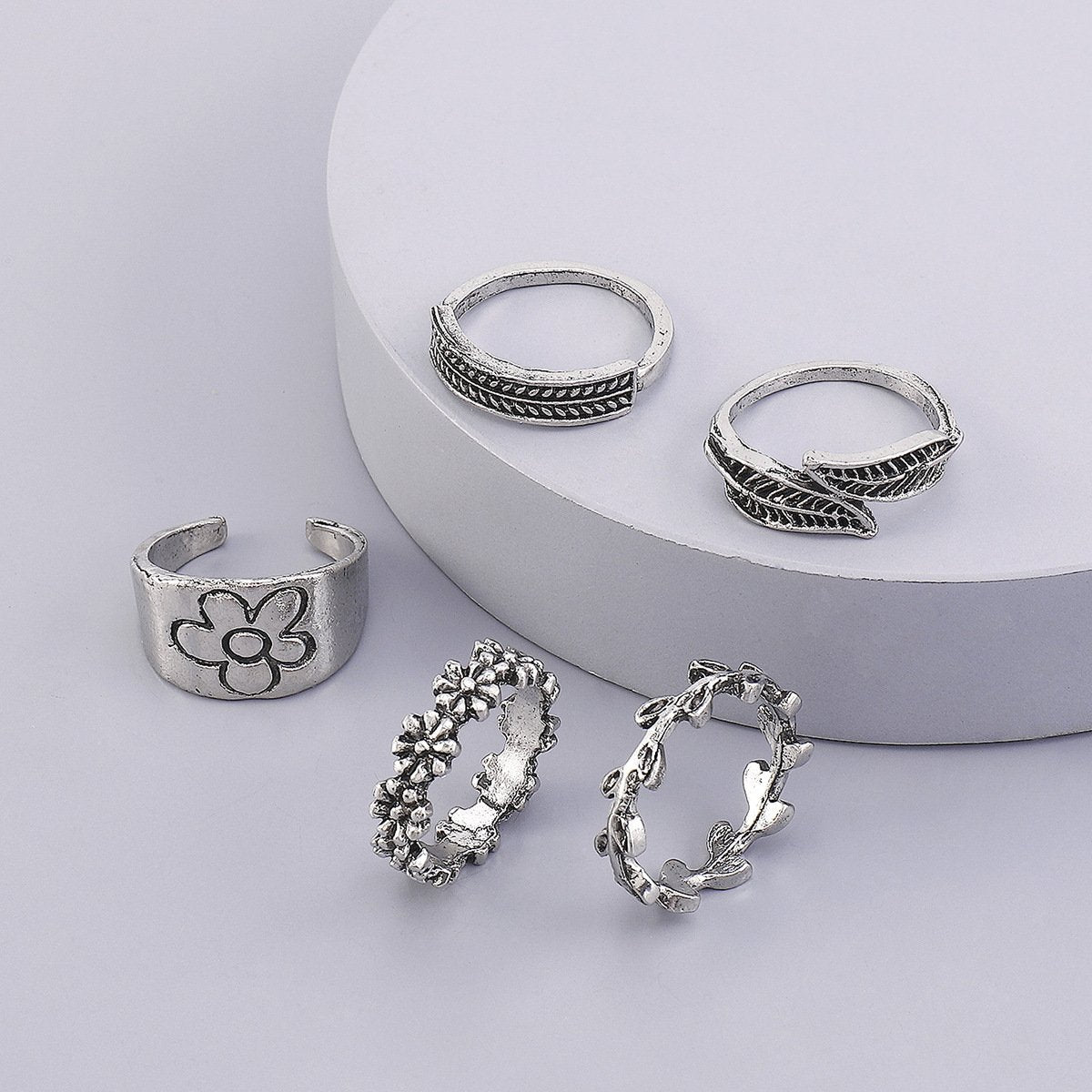 R767 jewelry simple metal retro ring carved flowers and leaves net red joint ring ring