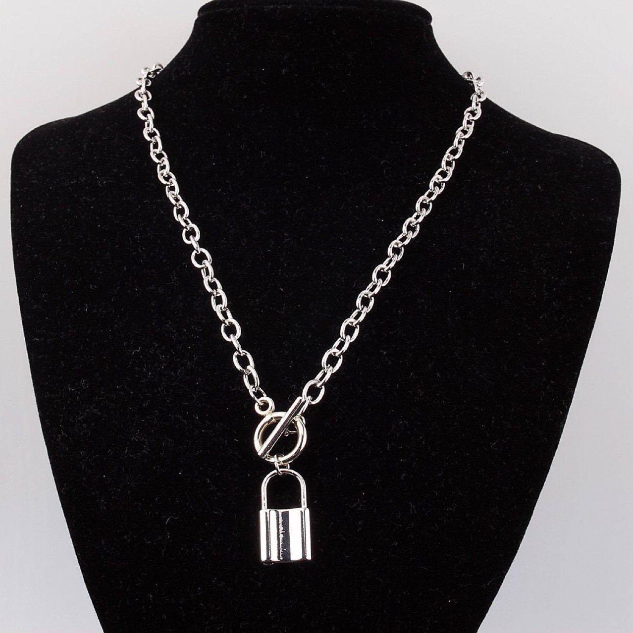 Fashion Trend Jewelry Simple Versatile OT Buckle Lock Accessories Retro Lock Necklace Female