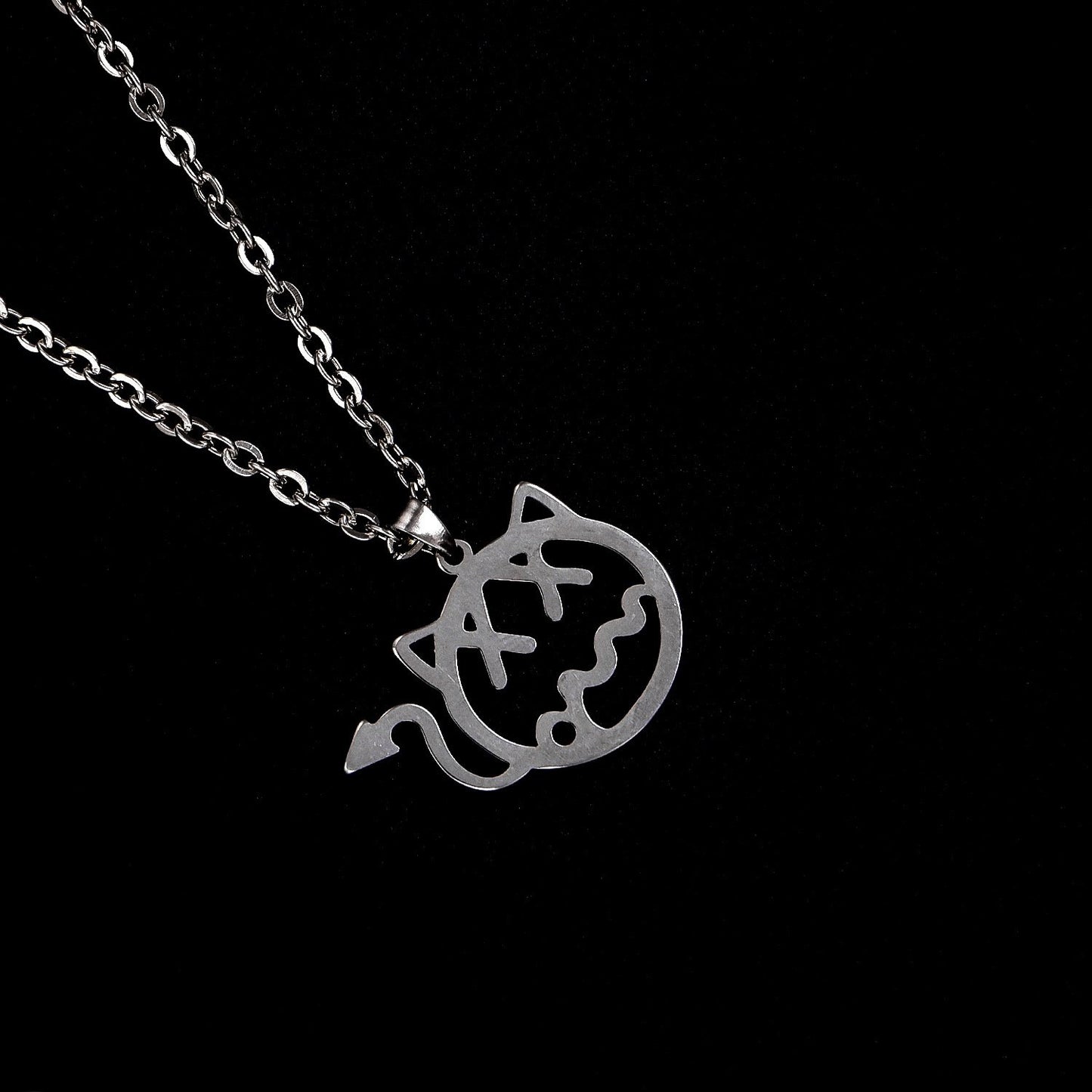 Wang Linkai's same style of little devil necklace men's trendy simple little ghost hip-hop net red trendy people jumping disco pendant necklace