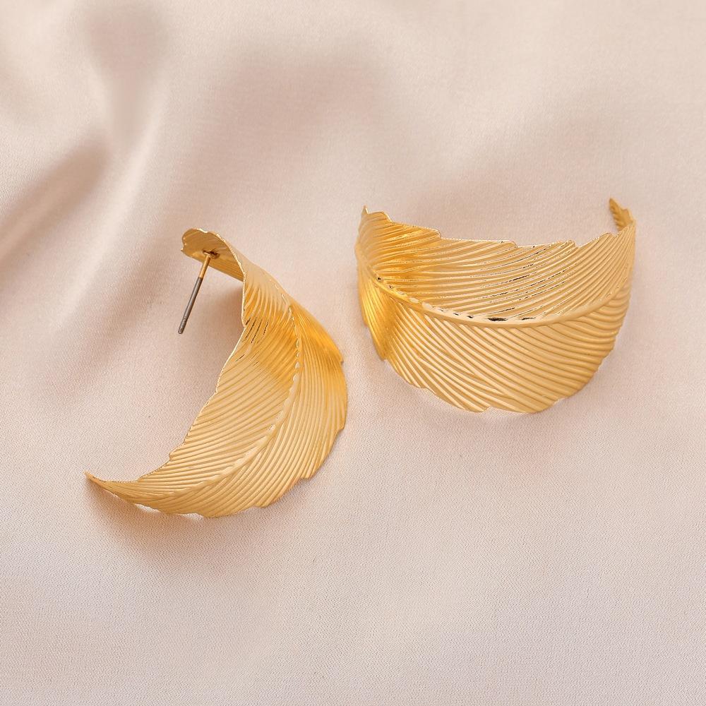 Simple Fashion Magazine Street Shoot Ladies Heavy Metal Exaggerated Atmospheric Leaf Earrings Jewelry
