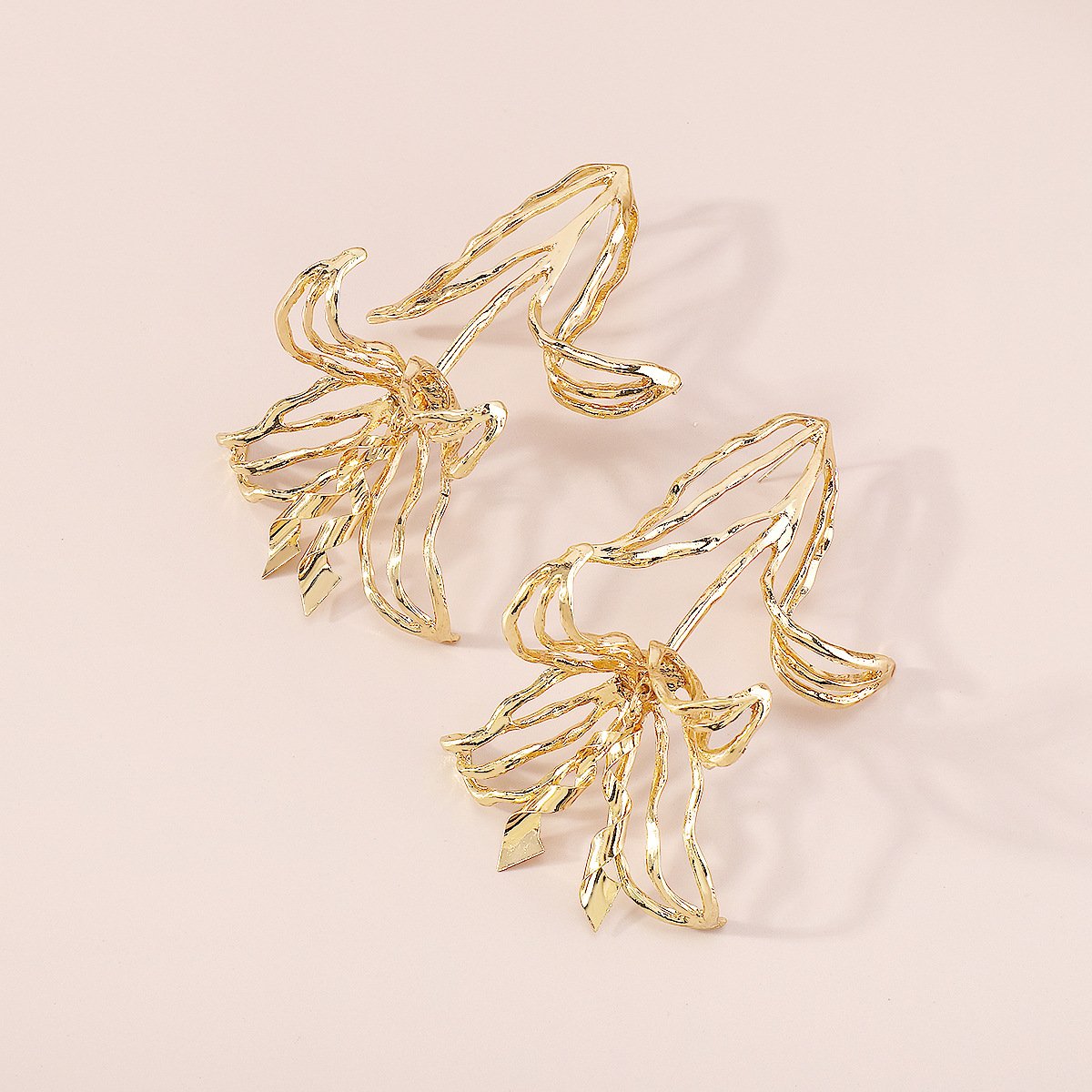 E185 Exaggerated light luxury hollowed out tulip geometric earrings ZA personality three-dimensional retro temperament earrings