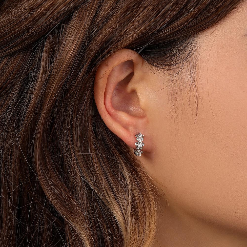 Classic Fashion Ladies Micro-inlaid Flower High-grade Crystal Zircon Super Flash Diamond Lazy Earrings Jewelry