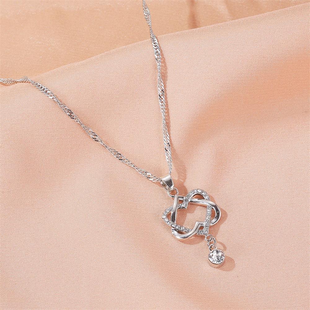 Jewelry heart-to-heart pendant clavicle chain love concentric knot necklace Valentine's Day gift