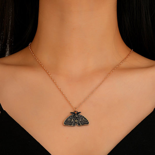 Gothic Dark Simple Butterfly Necklace Retro Fashion Creative Metal Old Butterfly Clavicle Chain Temperament Necklace