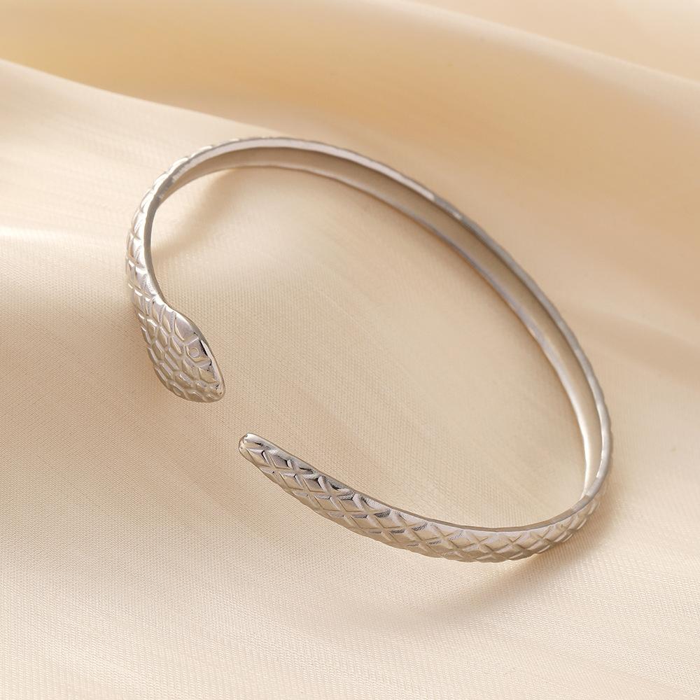 Simple, Exquisite and Versatile Women's Creative Stainless Steel Opening Snake Pattern Adjustable Bracelet