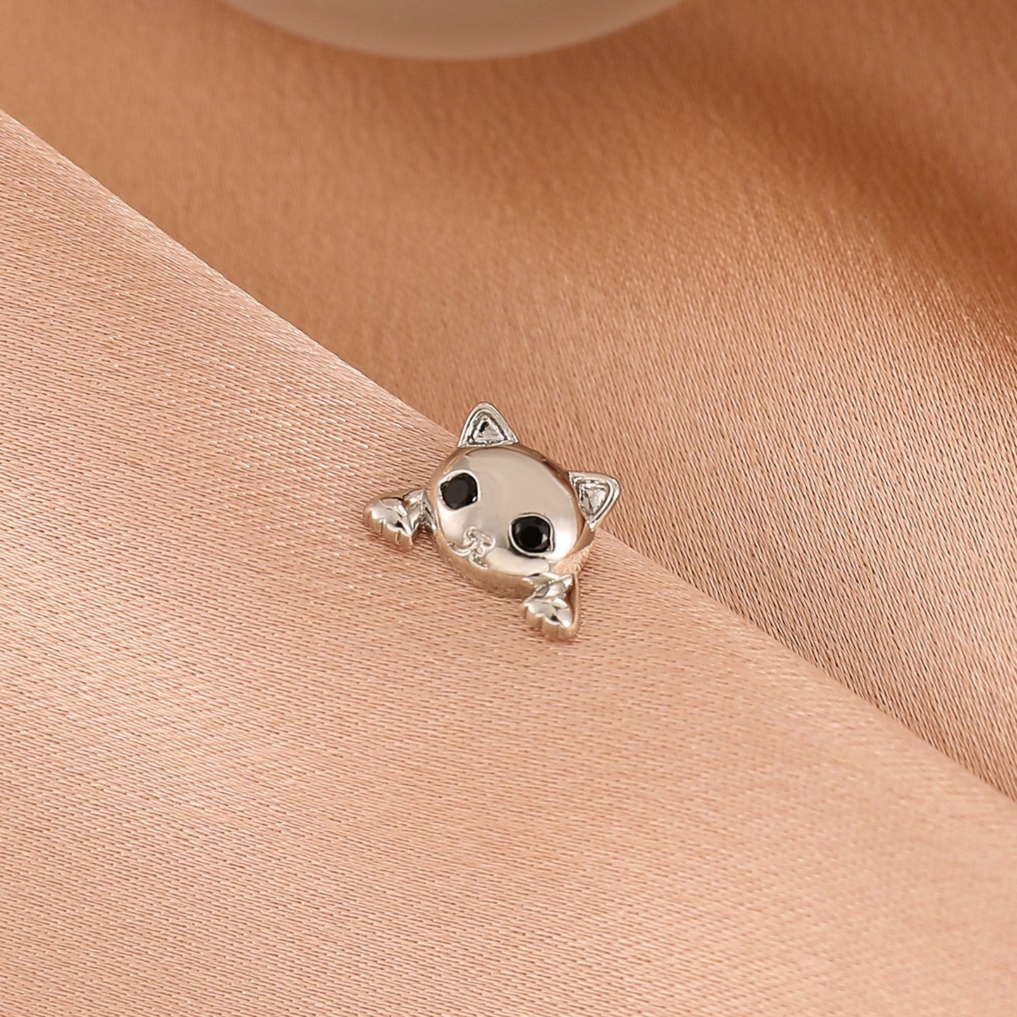 Cute Cat Earrings Female Retro Fashion Niche Design Simple Playful Animal Earrings Earrings