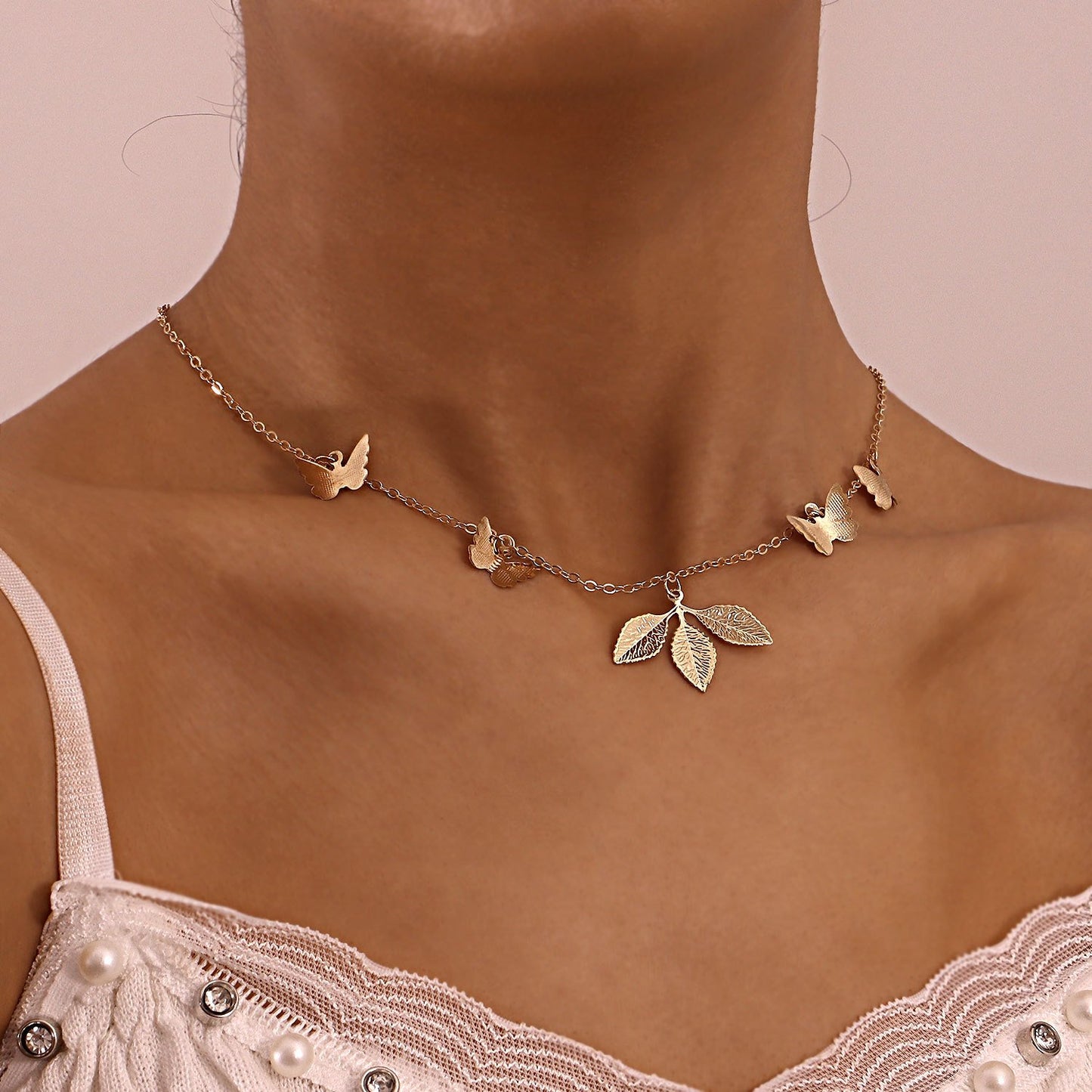 Jewelry simple and adjustable clover butterfly pendant necklace female cold ins female necklace