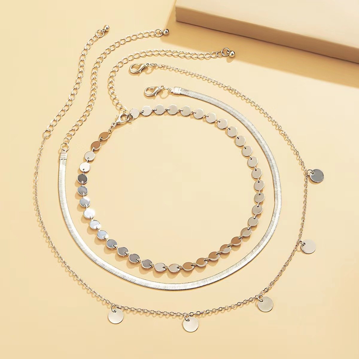 Jewelry catwalk geometric thin chain clavicle chain retro simple disc pendant set necklace