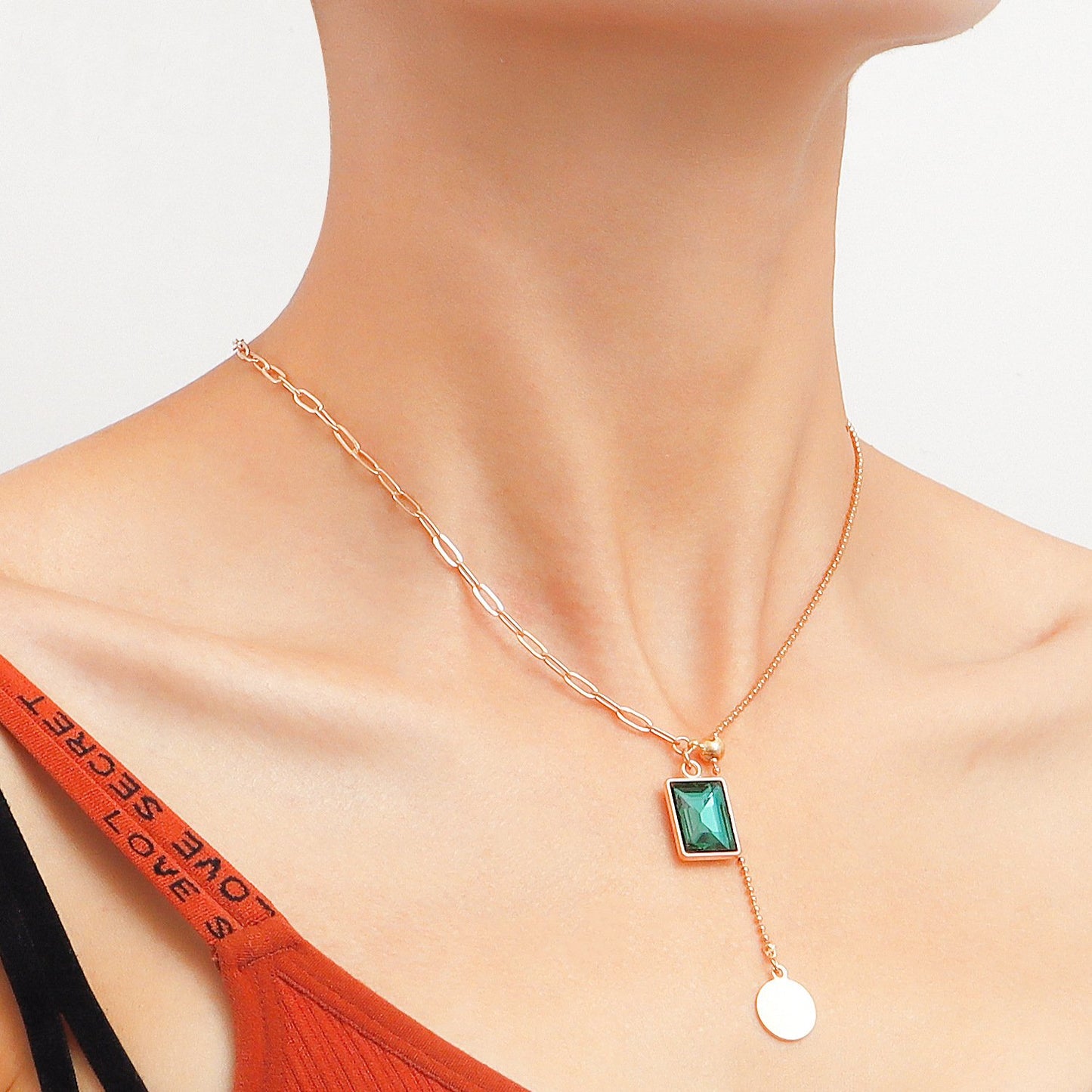 Jewelry Emerald Square Pendant Clavicle Chain Female Light Luxury Versatile No Exaggeration Fashion Commuter Necklace