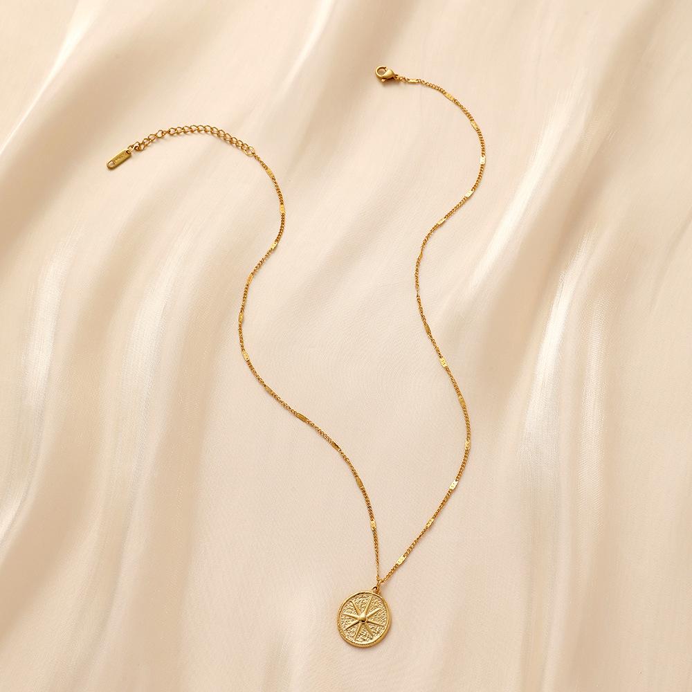 Fashionable simple personality light luxury niche stainless steel golden round sun coin short necklace