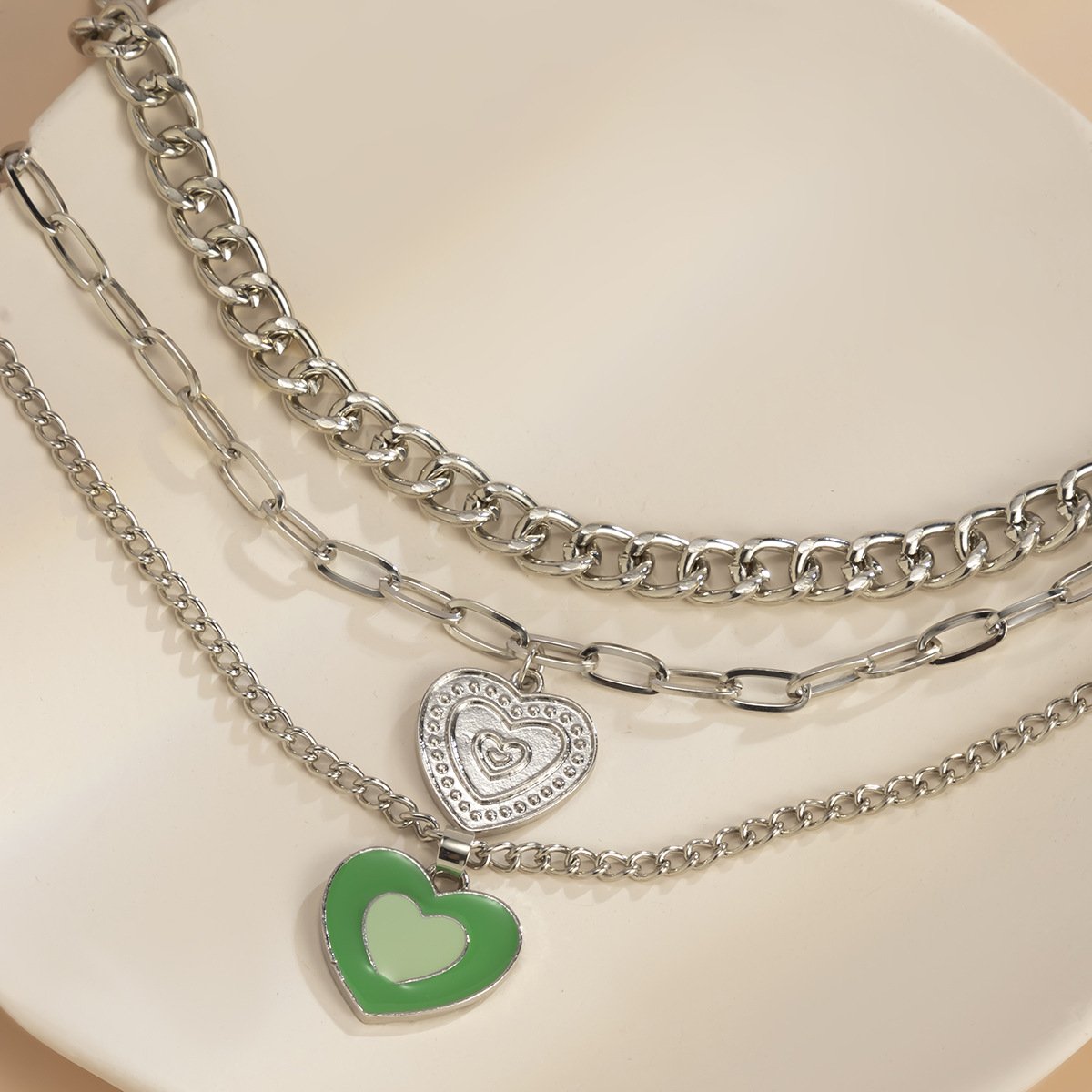 Retro Simple Metal Drop Nectarine Heart Necklace Female Hip Hop Geometric Chain Heart Shaped Necklace
