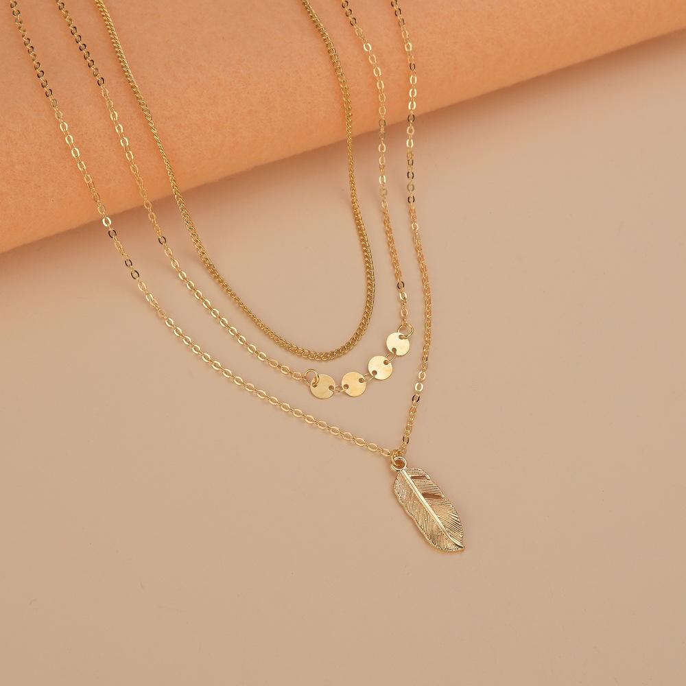 Fashion Alloy Leaf Necklace Simple Disc Clavicle Chain Necklace Ladies Accessories